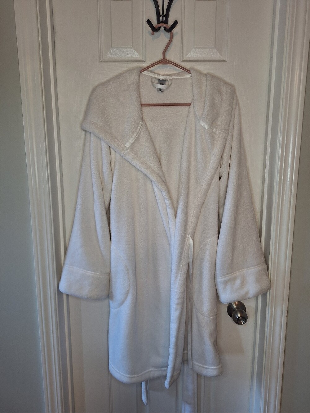 La SENZA Plush White Hooded Fleece Robe